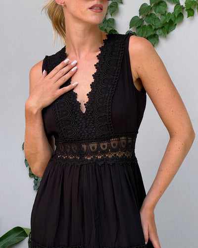 Charlotte - Abito in pizzo fatto a mano con scollatura a V