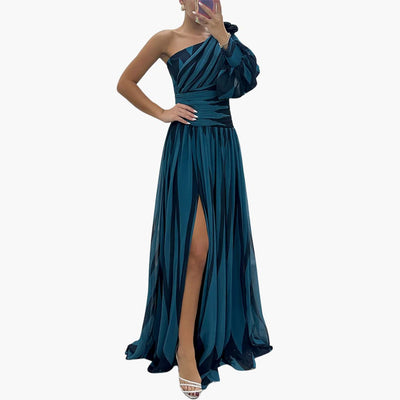 Carla – Abito Maxi Elegante con Una Spalla e Motivo a Strisce
