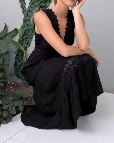 Charlotte - Abito in pizzo fatto a mano con scollatura a V