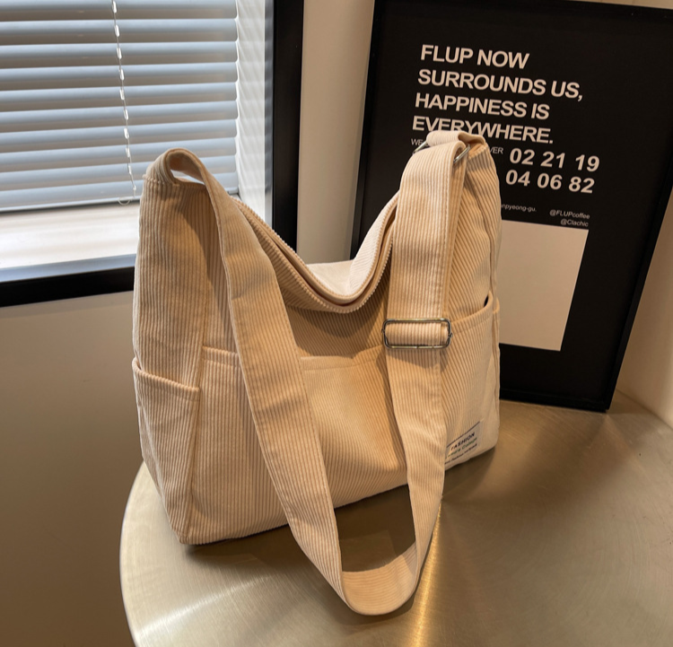 Alina - Borsa a Spalla in Velluto a Corda con Multi Tasche