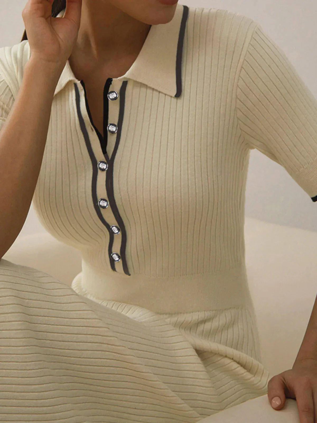 Fleur® | Abito midi a maniche corte con rifiniture a contrasto