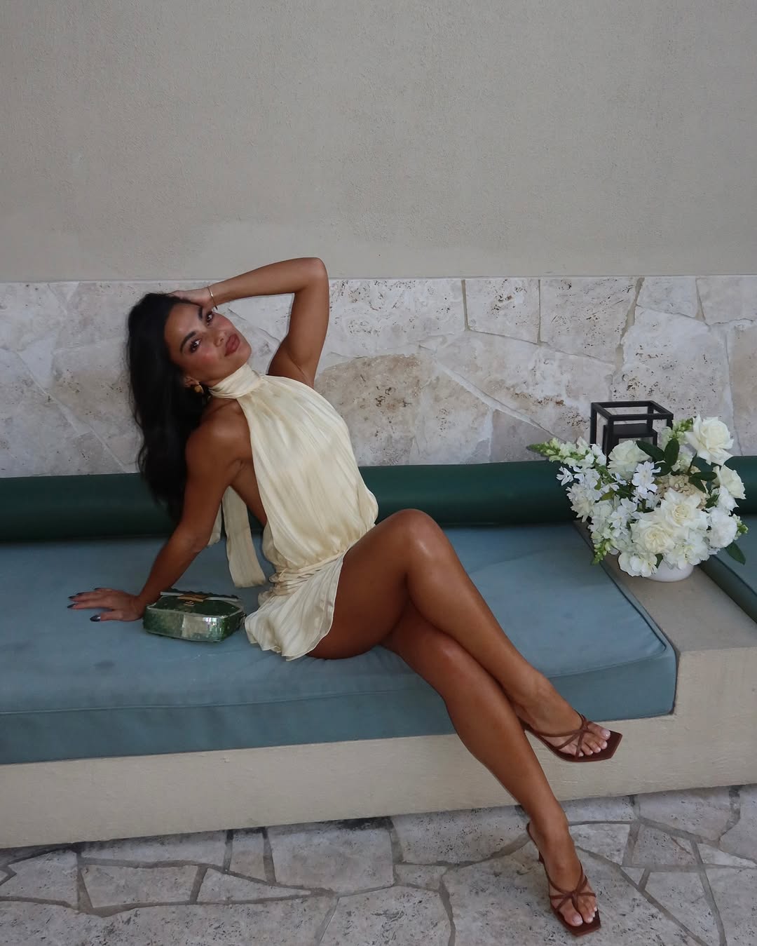 Gianna | Abito Mini in Pizzo con Scollo Halter