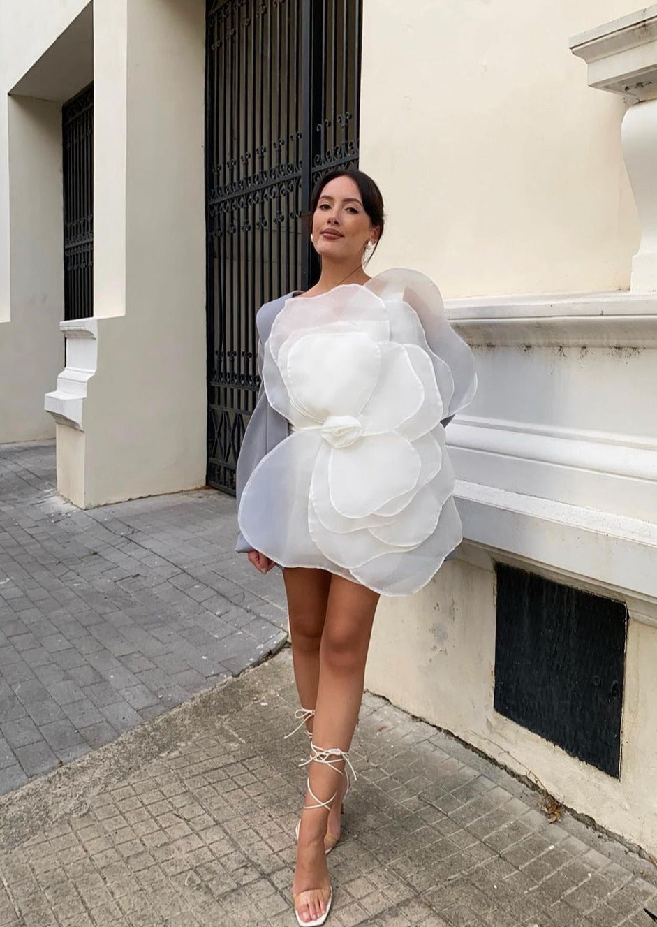 Bianca | Abito Mini con Spalla Unica e Fiori
