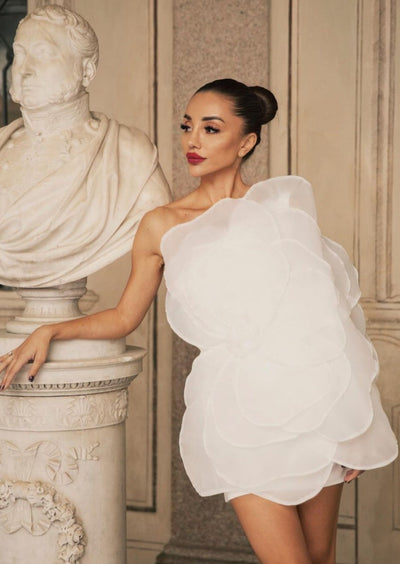 Bianca | Abito Mini con Spalla Unica e Fiori