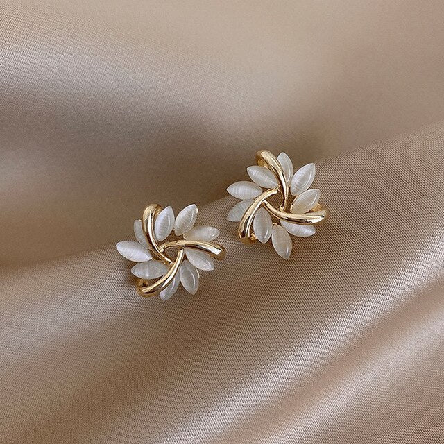 Quinn - Orecchini Eleganti in Oro con Opale Bianco