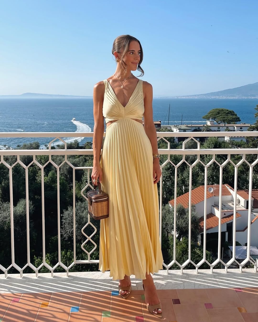 Sarai - Maxidress in Colore Unito con Scollatura a V Trendy