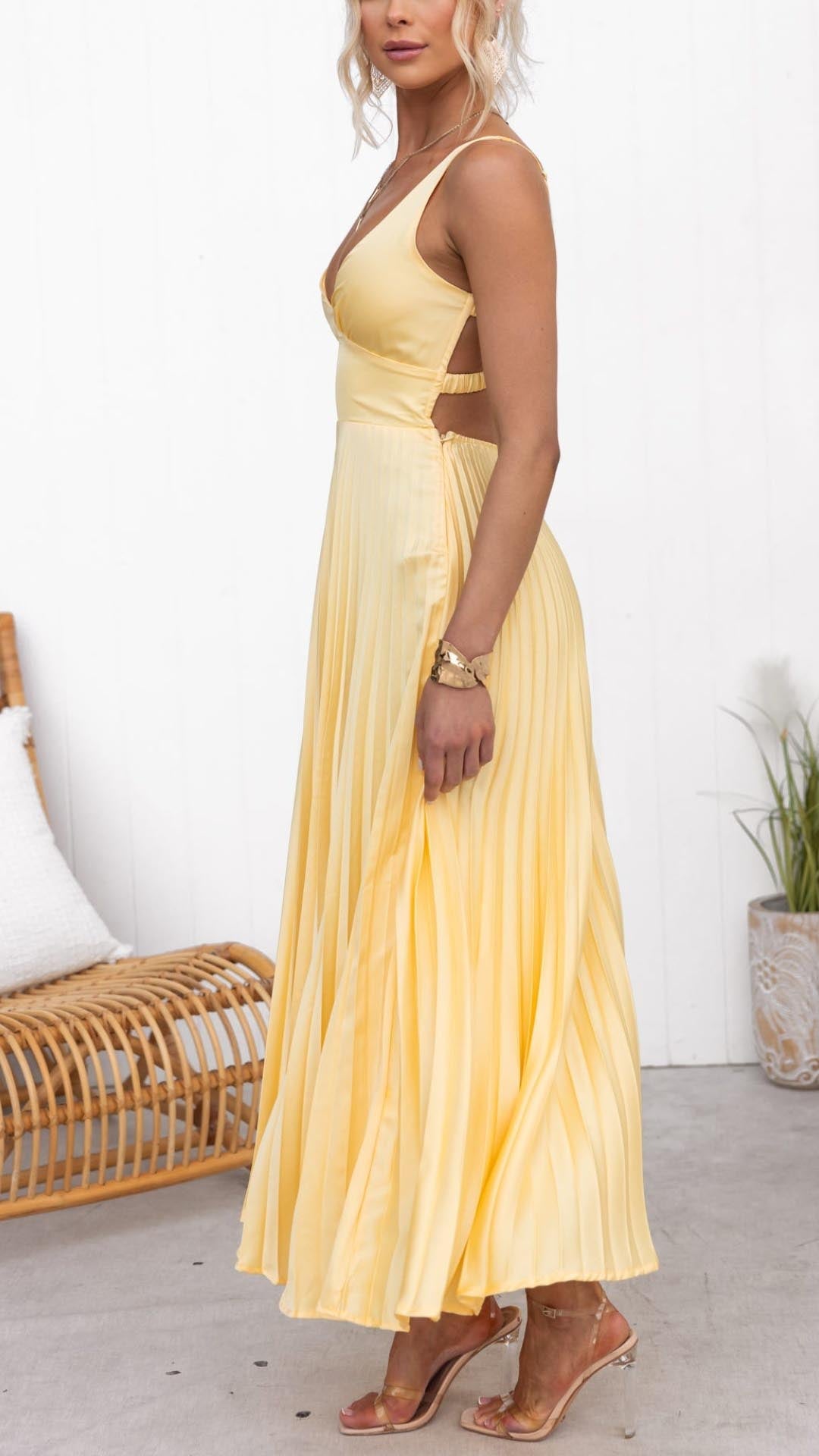 Nayeli - Elegante Vestito Maxi Plissettato con Scollatura a V