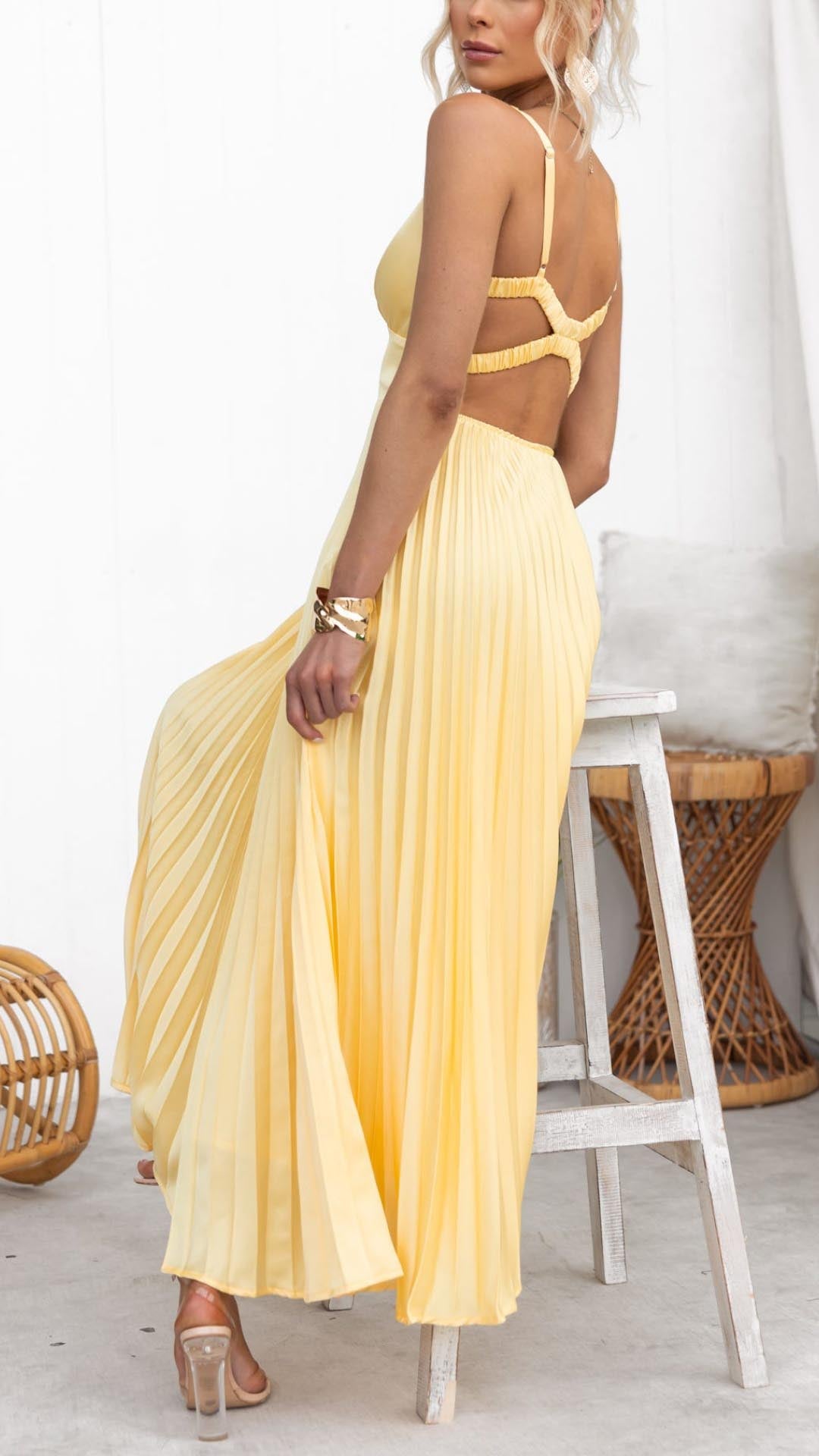Nayeli - Elegante Vestito Maxi Plissettato con Scollatura a V