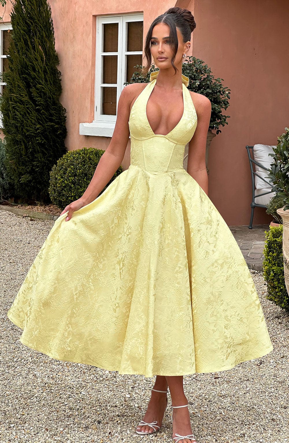 Niamh - Abito Senza Maniche Elegante Ricamato con Scollatura Profonda a V